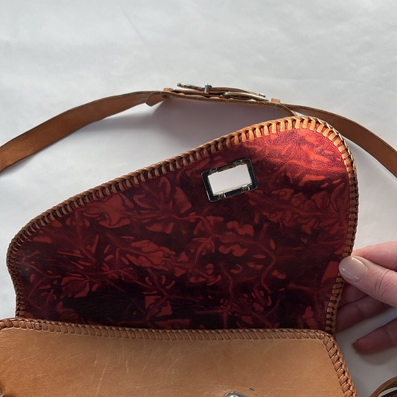 Vintage Tooled Unbranded Leather Purse - Picture 8 of 15